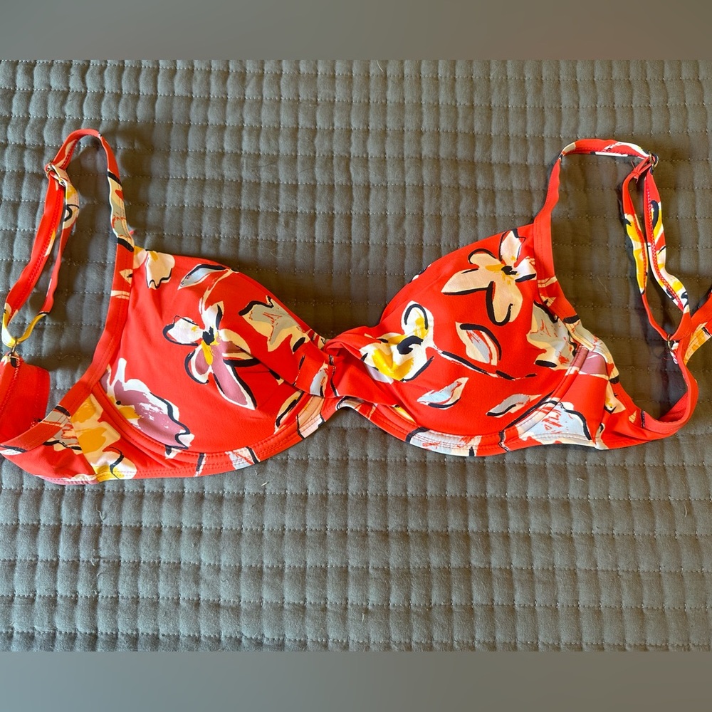 Women’s Bikini Top~Large